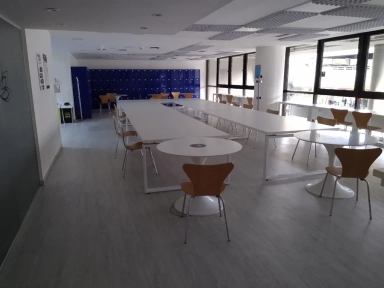 Pisos-Urbanos-Educativos-Sala-Profesores-uade